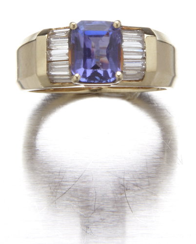 Tanzanite and diamond ring 14K yellow gold, channe