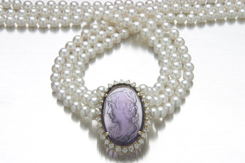 Akoya pearl and amethyst cameo necklace with diamo