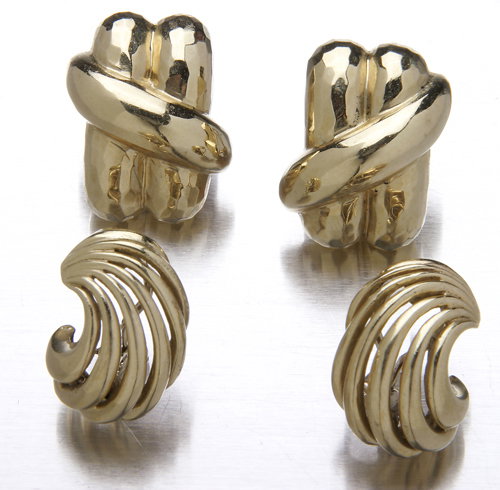 Two pairs of substantial 18K yellow gold earrings
