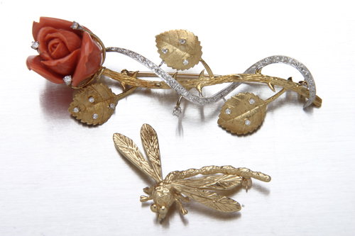 14K 2 tone brooch with diamonds and coral