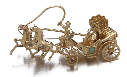 Whimsical horse and carriage brooch, 18K yellow go