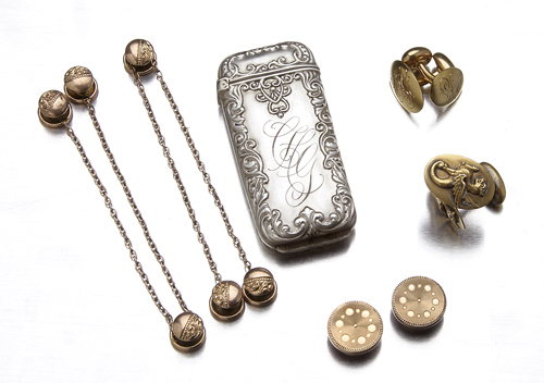 Accesories for a gentleman: three pairs of old 14K