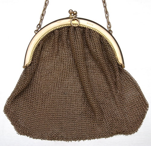 9K gold mesh evening bag, English marks, with curv