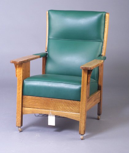 Royal Easy Chair Co. open-arm Morris cha: Royal Easy Chair Co. open-arm Morris chair with push button reclining mechanism and pull-out foot rest, with green vinyle upholstery, new finish. Metal tag. 40" x 29 1/2" x 22 1/2"