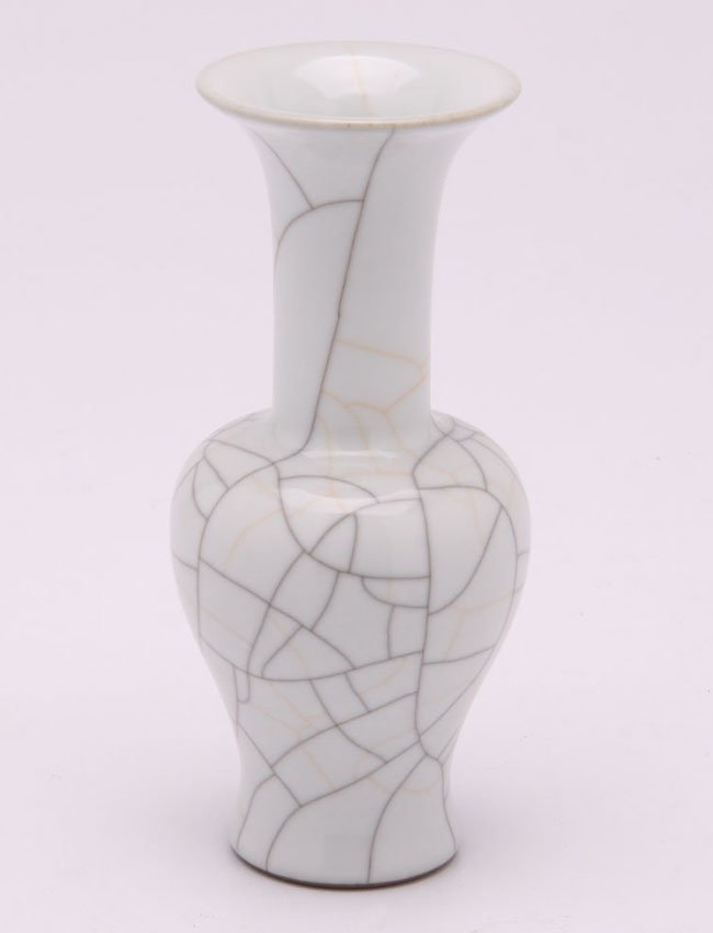 'Ge' Ware Type Glaze Specimen Vase: with tall, flared neck. H. 14cm.