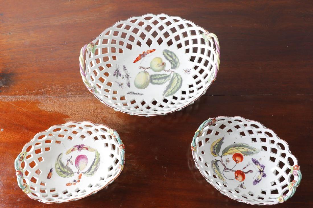 Group of 3 Chelsea Porcelain Reticulated Oval Bowl (1 of 4)