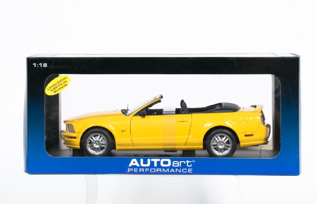 AUTOart 2006 Ford Mustang Convertible 1/18 Diecast (1 of 6)