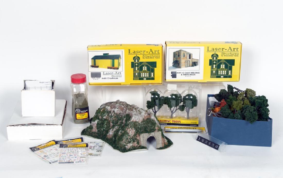 Box Lot - Decorative Components (Trees, Ground) (1 of 5)