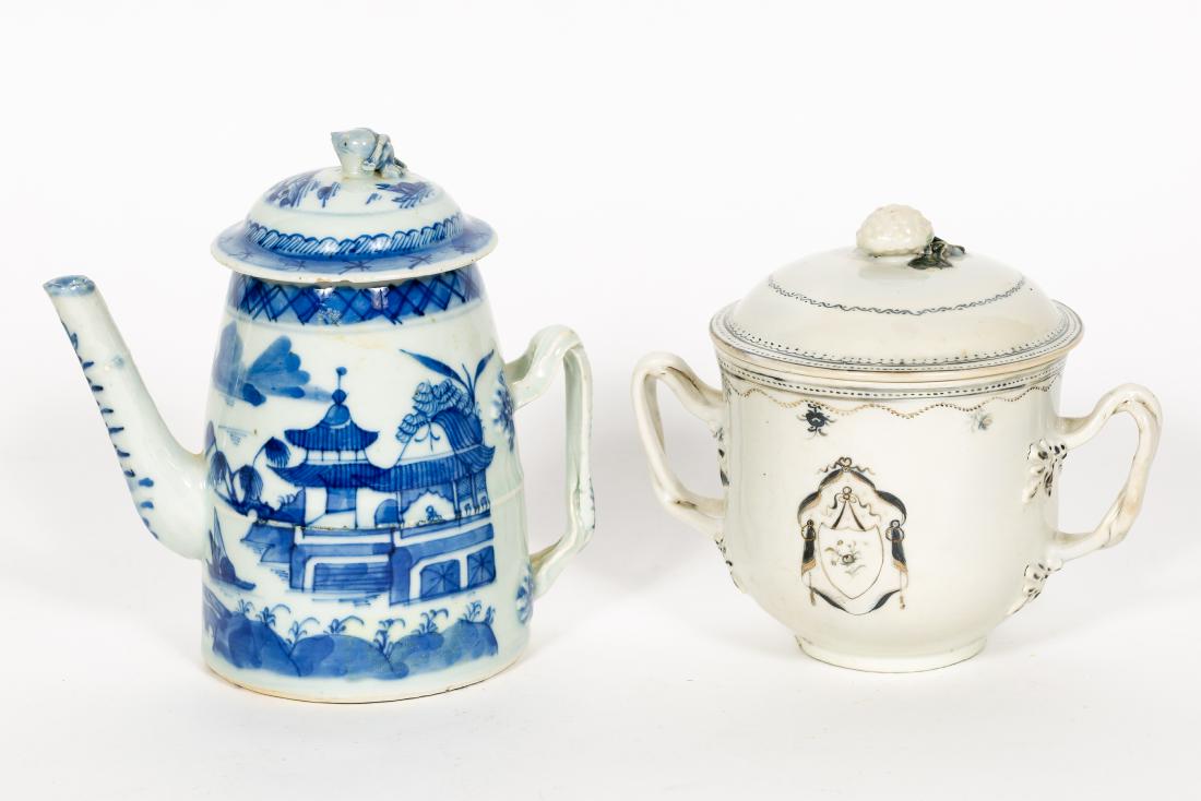 2 PCS Chinese Export Teapot and Covered Dish (1 of 20)