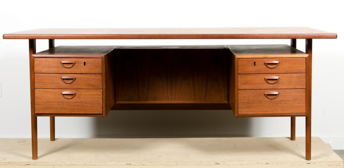Kai Kristiansen, MId-Century Floating Modern Desk (1 of 4)