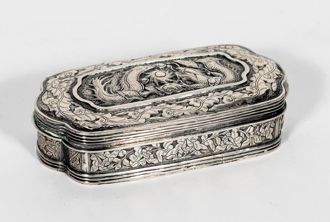 Large Chinese Silver Lidded Snuff Box (1 of 4)