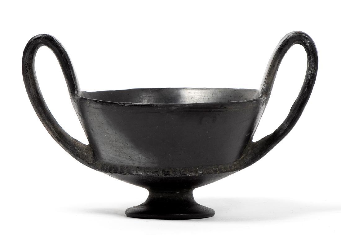 Etruscan Bucchero Pottery Kantharos (1 of 4)
