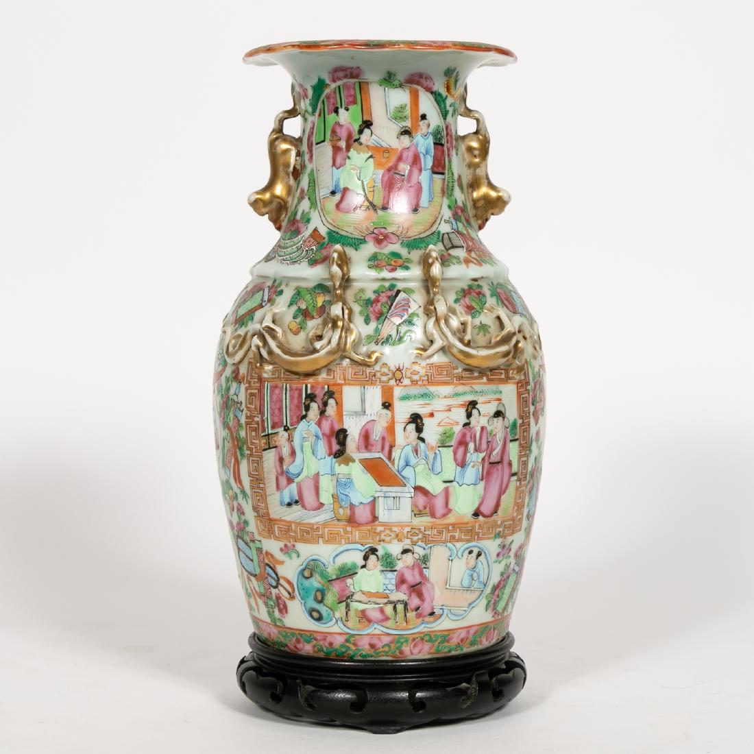 Chinese Rose Medallion Figural Vase on Stand (1 of 12)