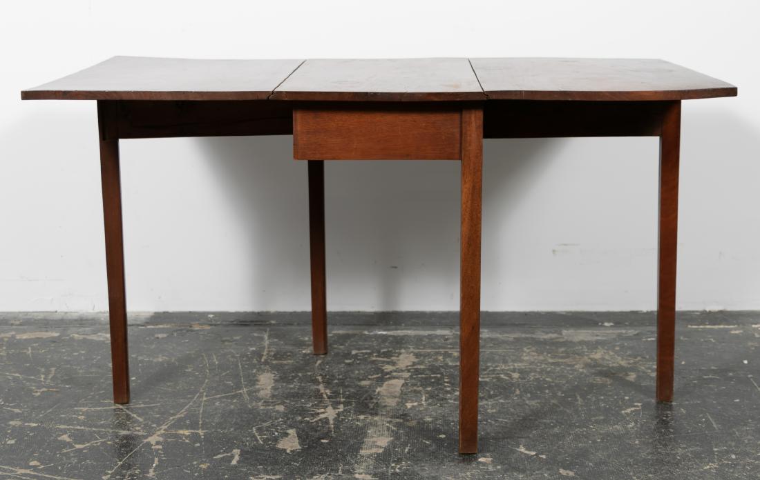 19th C. English Hepplewhite Pembroke Table (1 of 12)