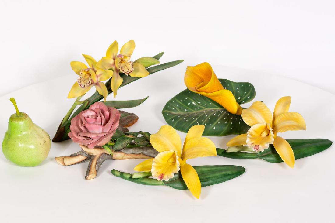 Five Franklin Mint Porcelain Flower Figurines (1 of 8)