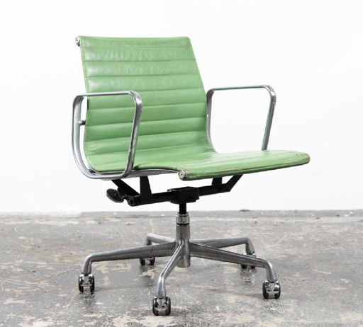 Eames For Herman Miller Swivel Desk Chair Green Jun 29 2019 Herman Miller Swivel Desk Chair