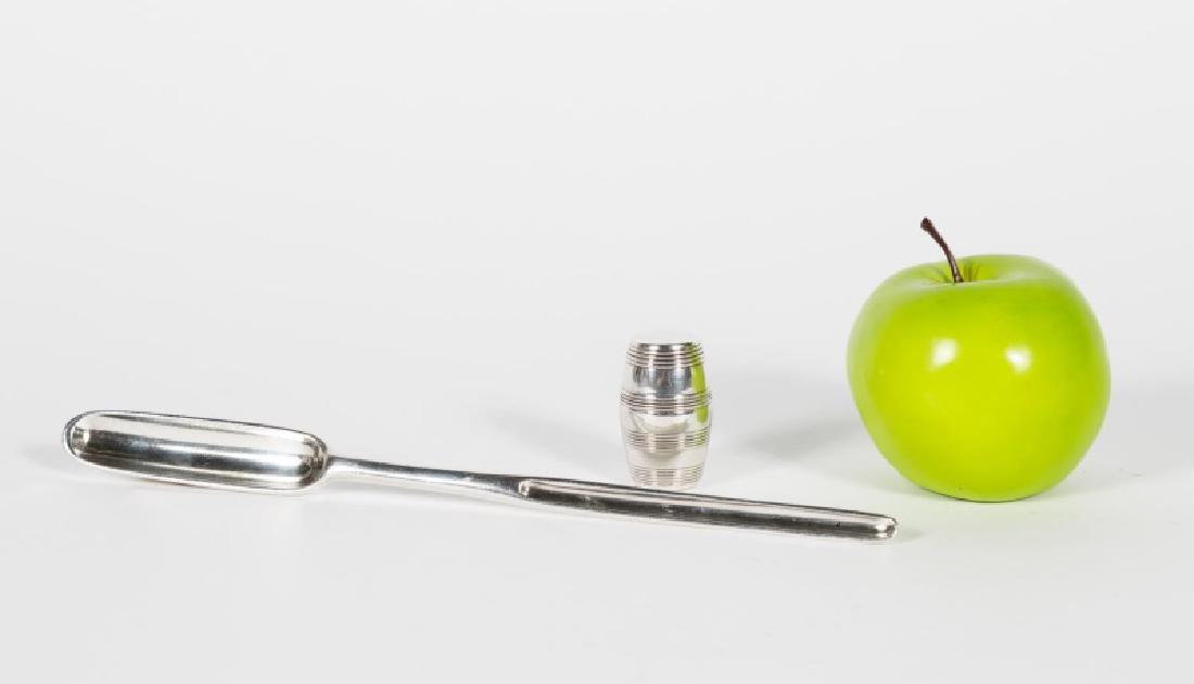 18th C. English Silver Marrow Scoop & Nutmeg Grate: 18th Century, English, Britannia silver marrow scoop and sterling silver nutmeg grater. George I marrow scoop with engraved crest, hallmarked London, 1725, possibly Edward Wood (10.625" L, approx. 4.0