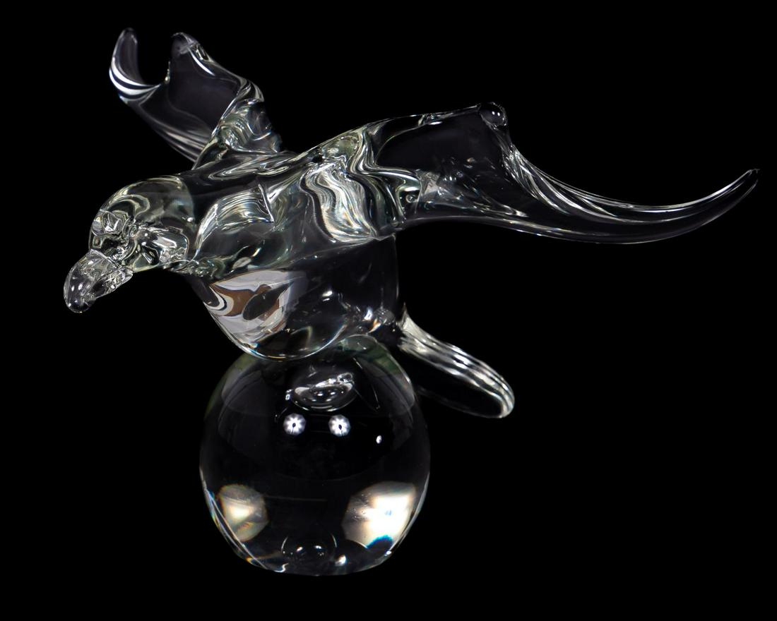 Licio Zanetti Murano Art Glass "Seagull" Sculpture: Licio Zanetti (Italian, 20th century), 20th / 21st century. A Murano art glass sculpture of a bird. Inscribed on underside. Approx. h. 8.25", w. 12.75", d. 10.5"
