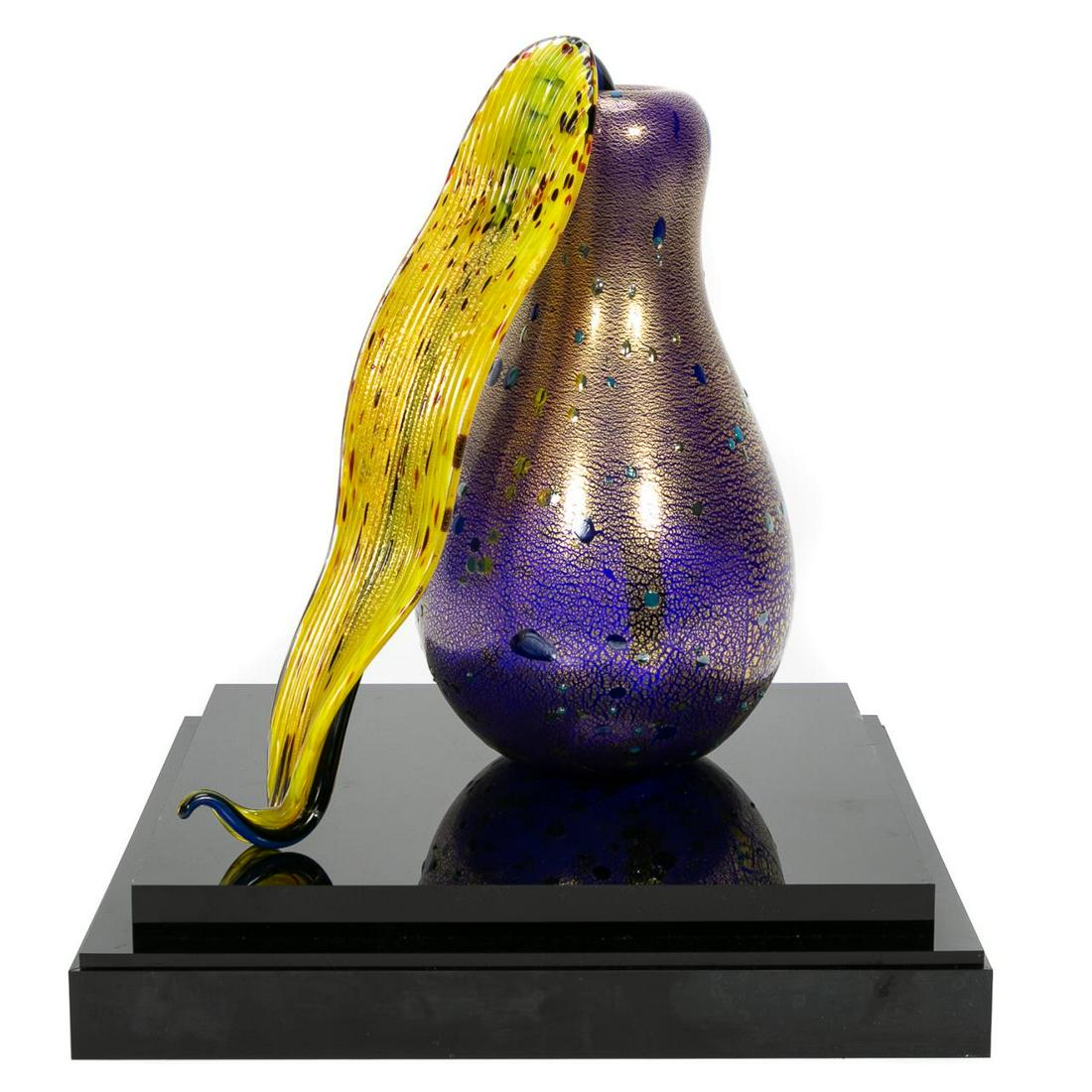 Dale Chihuly Philodendron Ikebana Glass Sculpture: Dale Chihuly (American, born 1941). "Philodendron Ikebana" - Portland Press Edition 2002, two piece art glass sculpture with display case, signed to main body pontil "Chihuly, PP02". Approx: h. 11.5",