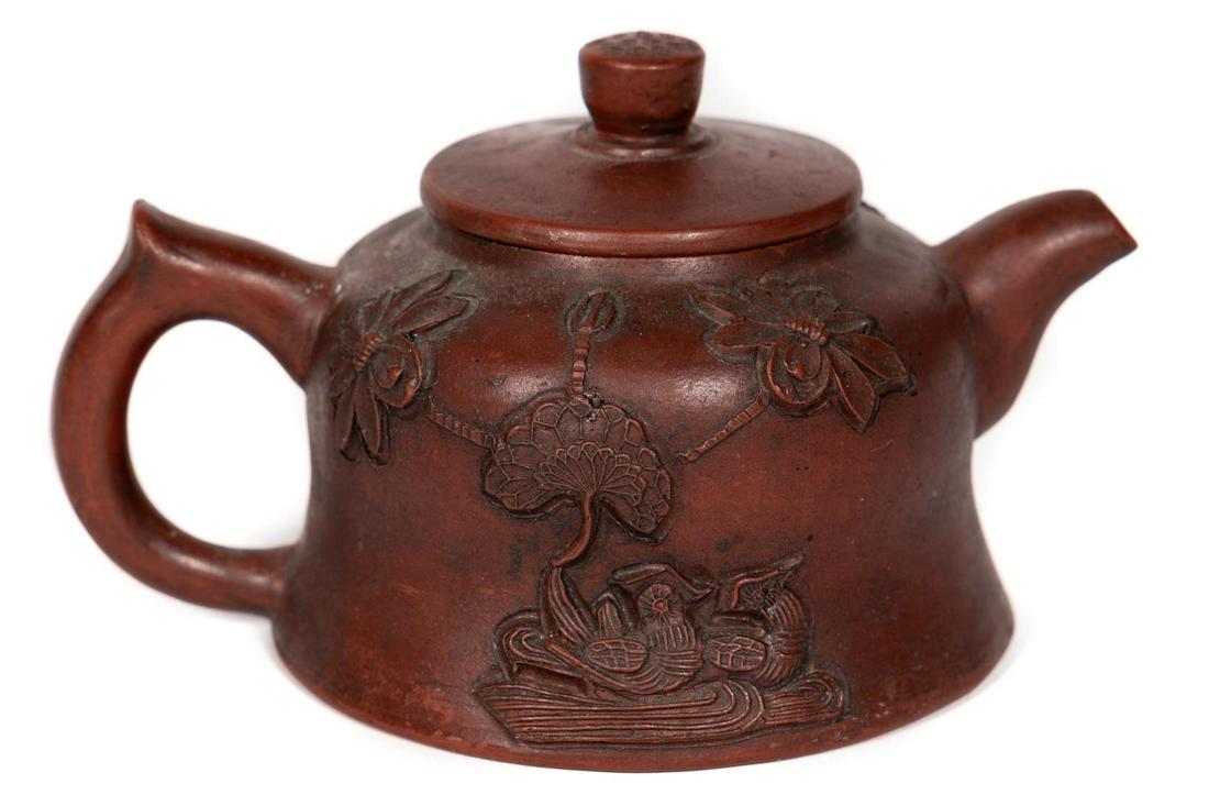 CHINESE YIXING ZISHA "ZHU CHU HU" STYLE TEAPOT (1 of 6)