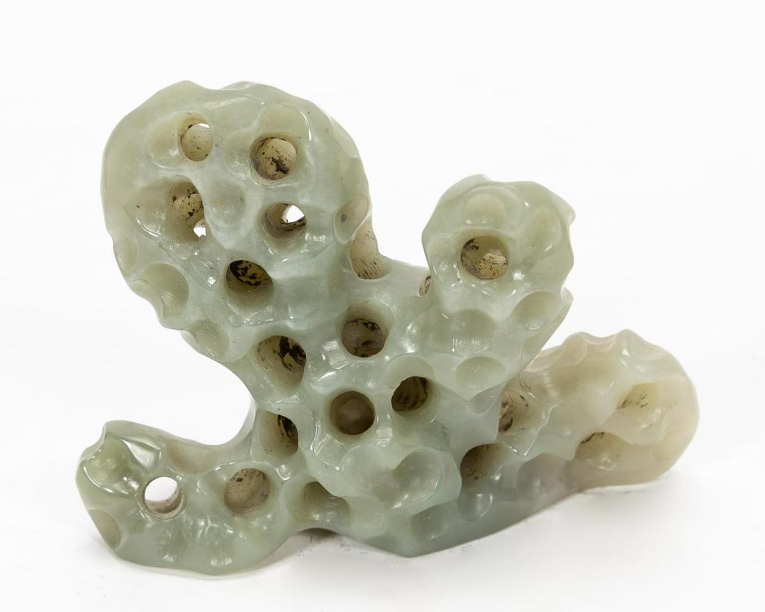 CHINESE, CELADON JADE CORAL FORM BRUSH REST (1 of 5)