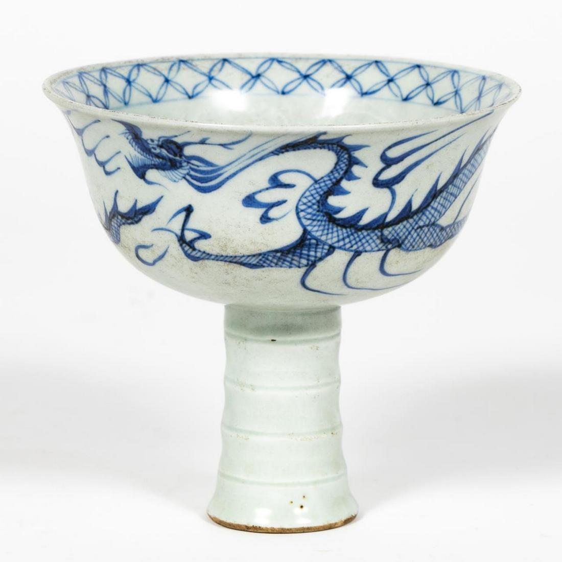 CHINESE QING DYNASTY BLUE & WHITE STEM FOOTED CUP (1 of 6)