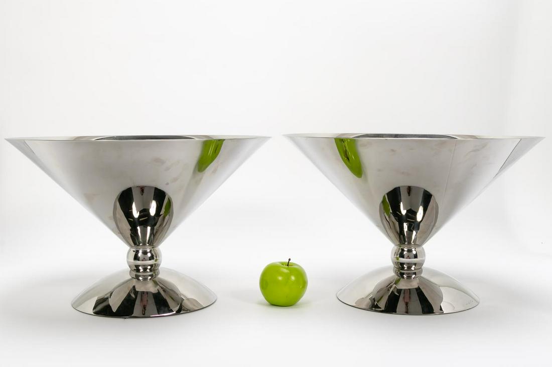 PAIR, BREUTON POLISHED STEEL "CHALISE" BOWLS: J. Wade Beam for Brueton Furniture (American, founded 1926), early 21st century. Pair of "Chalise" large polished stainless steel tapered bowls or compotes with pedestal bases. Apparently unmarked. Ap