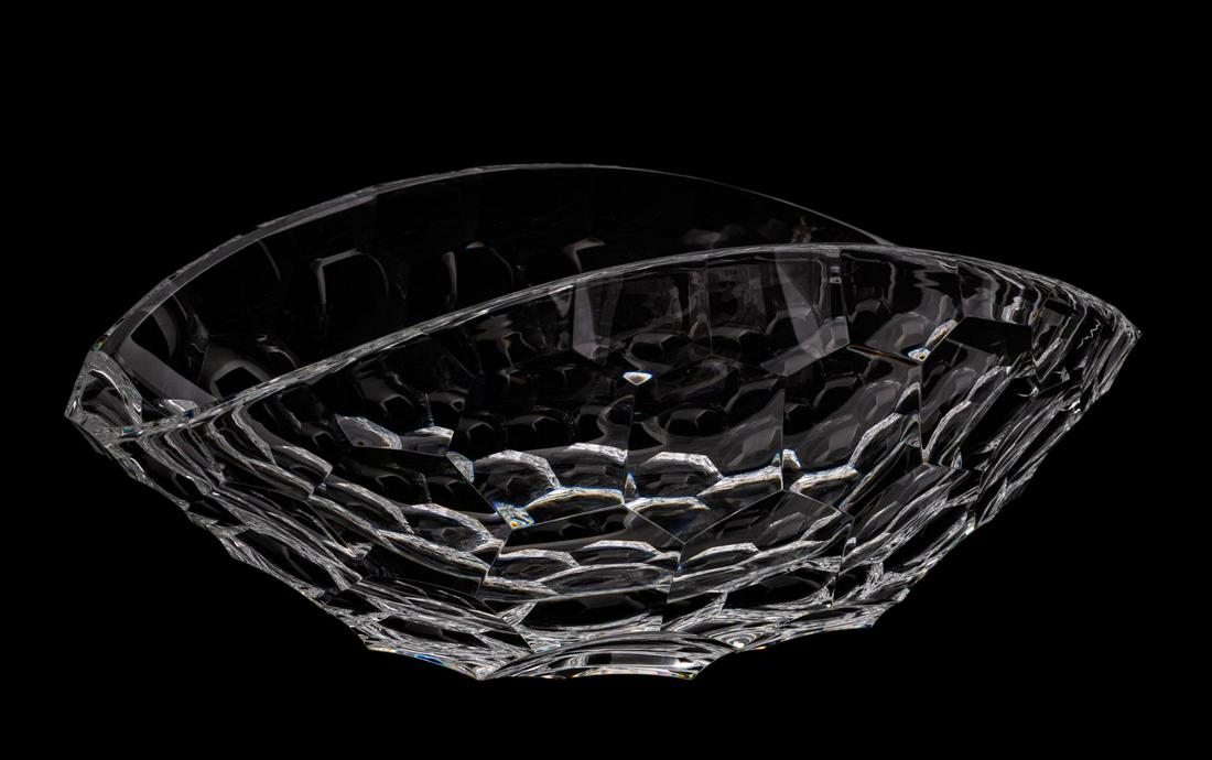 LARGE STEUBEN CRYSTAL "TORTOISE" SHELL MOTIF BOWL: Ted Muehling (American, b. 1953) for Steuben Glass Works, designed 2005. Modernist "Tortoise" colorless leaded glass bowl having large faceted pattern throughout. Etched maker's mark to side rim. Appr