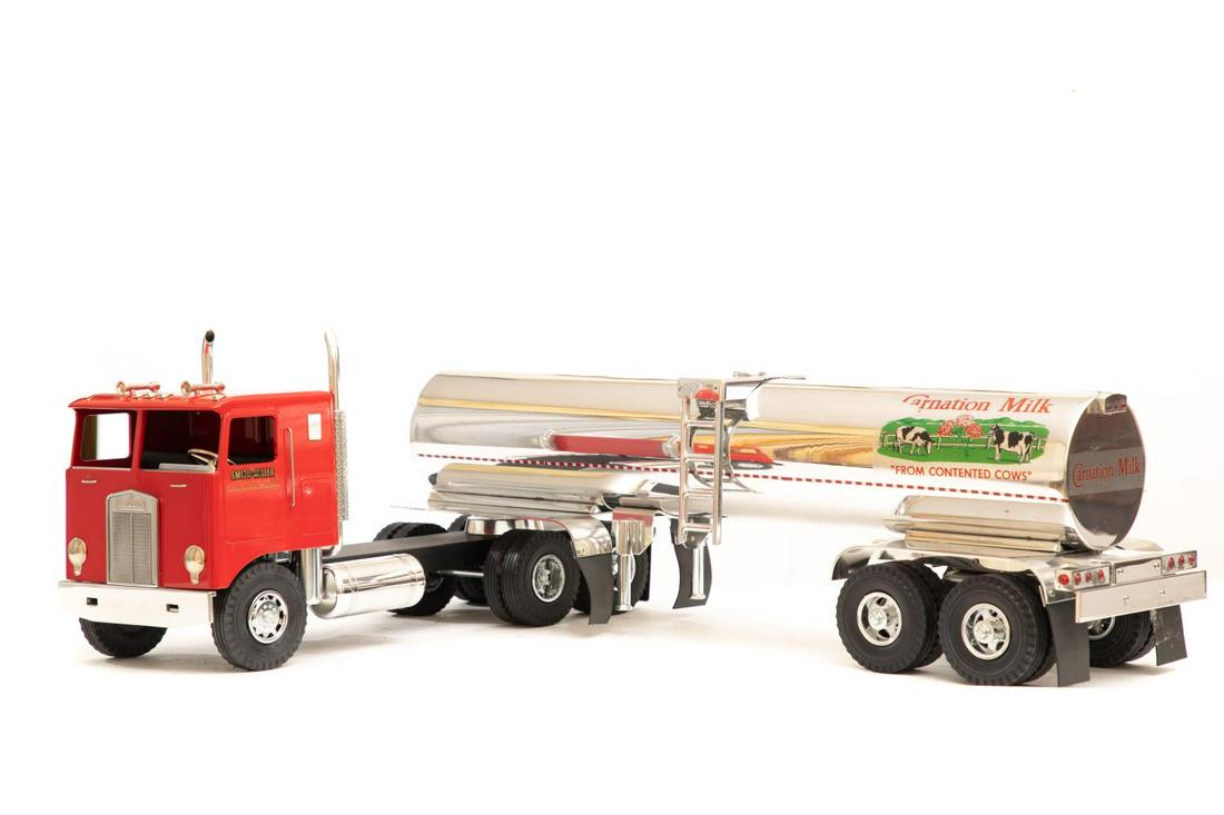 Model Tanker Truck with Red Cab (1 of 4)