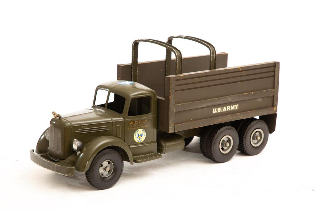 Model US Army Cargo Truck (1 of 4)