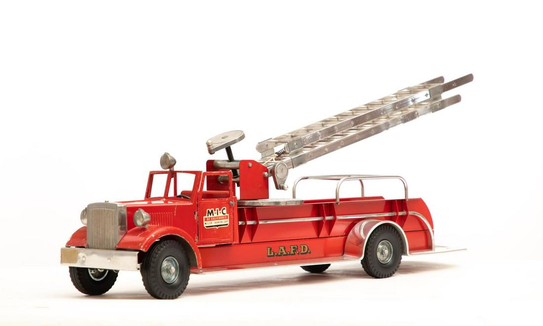 Model LAFD Fire Aerial Ladder Truck (1 of 3)