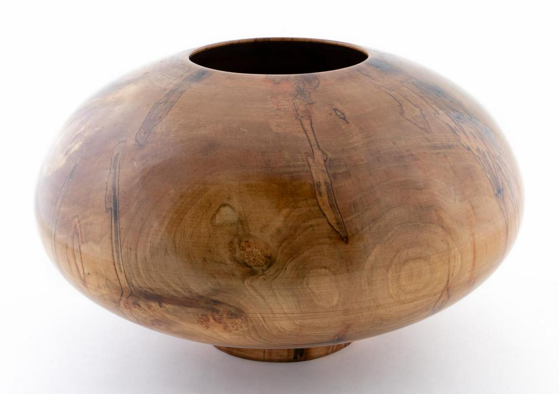 PHILIP MOULTHROP, SWAMP RED MAPLE TURNED BOWL: Philip Moulthrop (American, b. 1947), circa 1980's. Turned Swamp Red Maple bowl of flattened orb shape, Signed on base, #4811. Approx. h. 7.5", dia. 13"