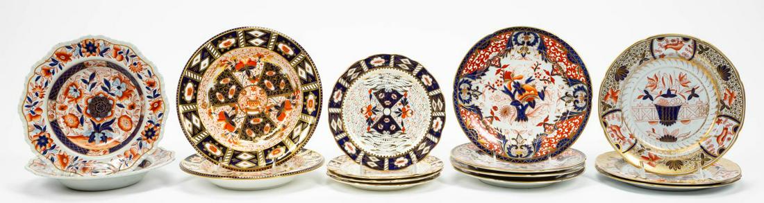 19TH C. ASST. ENGLISH IMARI DINNERWARE, 15 PCS: Grouping of assorted 19th century English Imari patterned ironstone dinnerware comprising: four medium (blue crown mark '...&W'), three Spode plates pattern 1495(1875-1890), three plates with soup pla