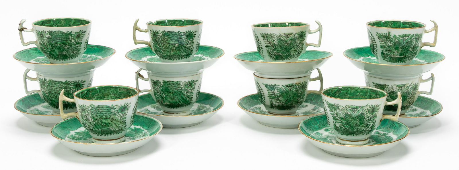 SET OF 10, CHINESE EXPORT FITZHUGH CUPS & SAUCERS: Chinese. Ten green "Fitzhugh" pattern export porcelain tea cups and saucers. Apparently unmarked. Approx. h. 2.75" (cup, h to handle), dia 3.375" (bowl of cup), Approx. dia 5.875" (saucer)