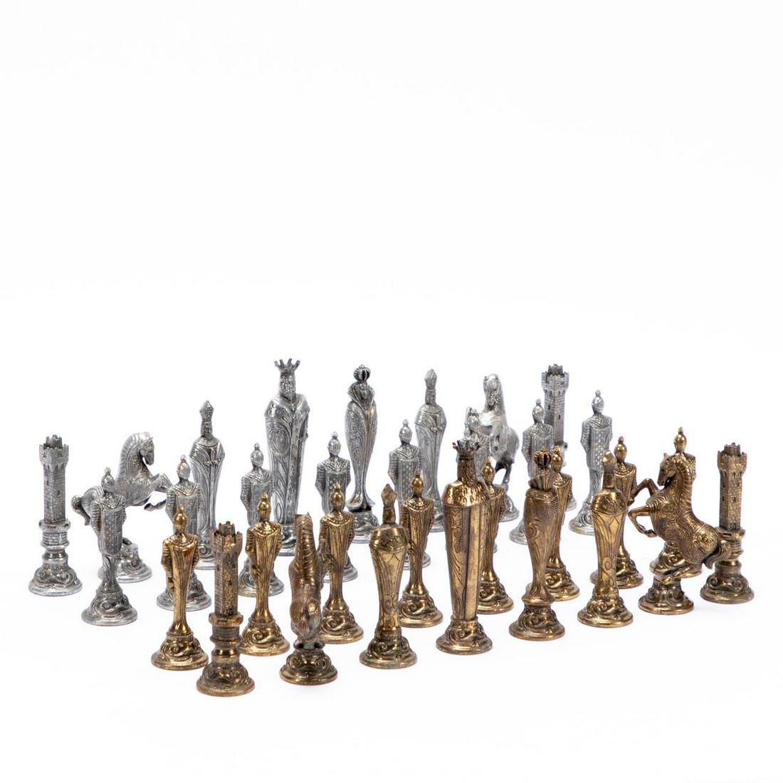ITALFAMA "RENAISSANCE" CHESS MEN IN CASE (1 of 6)