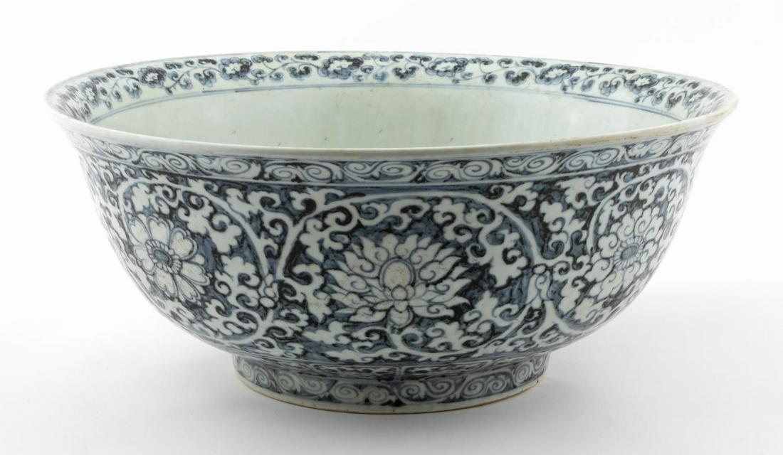 LARGE CHINESE BLUE & WHITE MING TYPE FLORAL BOWL (1 of 5)