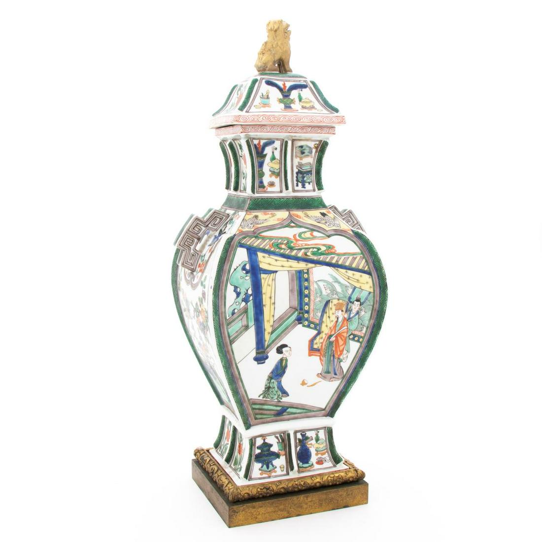 CHINESE WUCAI FIGURAL BALUSTER FORM LIDDED URN (1 of 7)