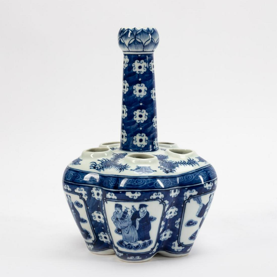CHINESE EXPORT BLUE & WHITE TULIP VASE (1 of 6)