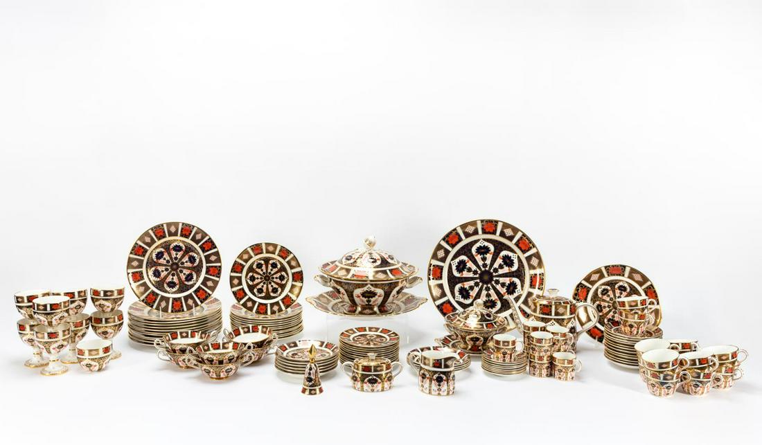 111 PCS, ROYAL CROWN DERBY IMARI DINNER SERVICE (1 of 5)