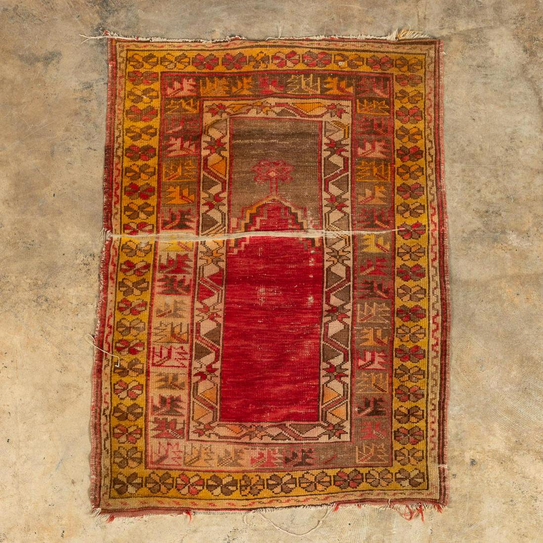 ANATOLIAN CARPET 4'5" x 3': Turkey. Anatolian rug. Provenance: From the Lifetime Collection of Billy S. Arant, Jr., Chattanooga, TN. Approx. 4'5" x 3'