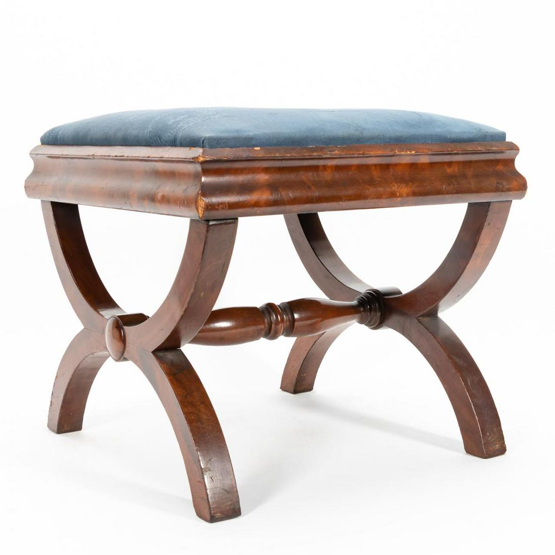 AMERICAN FEDERAL PERIOD MAHOGANY FOOT STOOL (1 of 8)