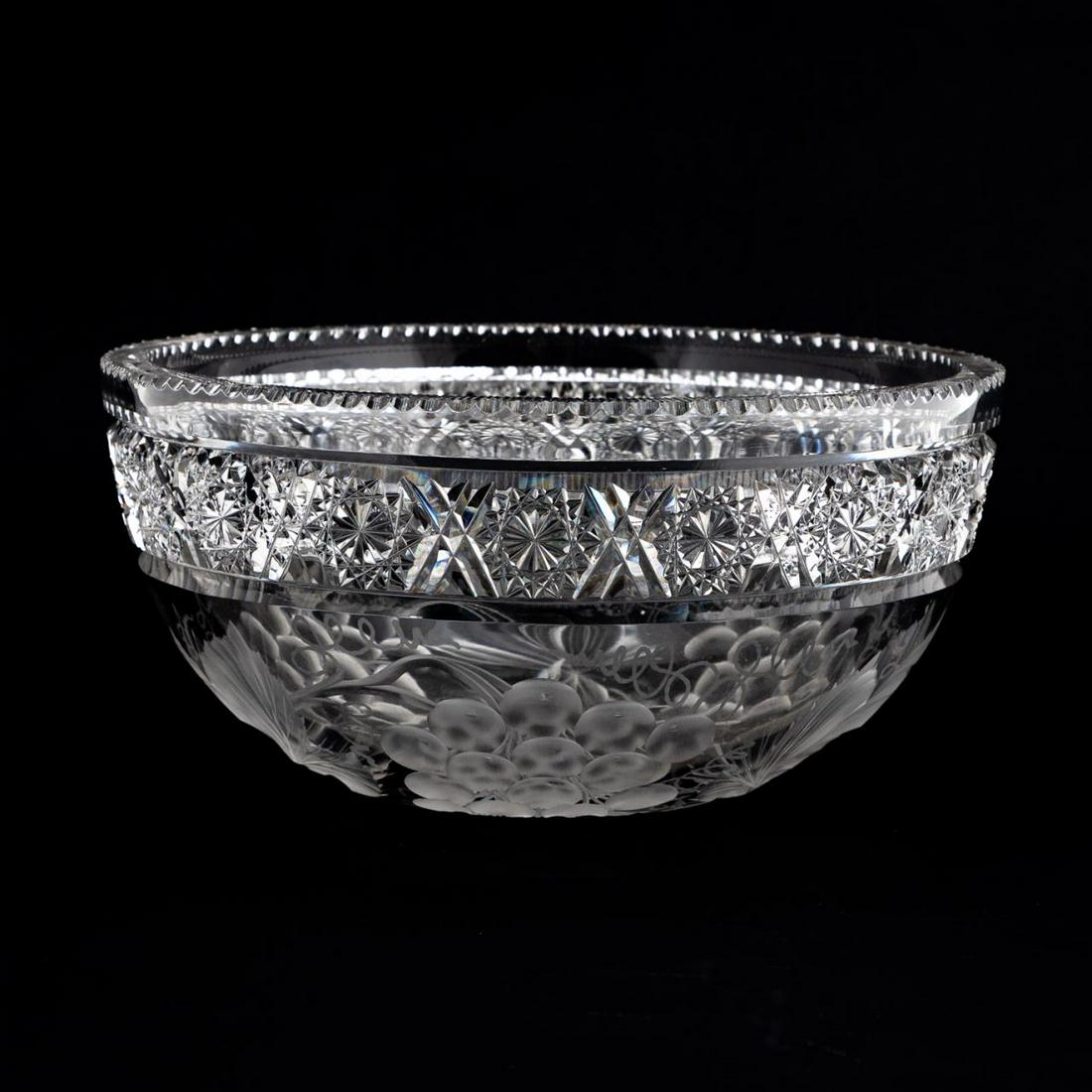 TUTHILL CUT CRYSTAL BOWL IN GRAPE VINE PATTERN (1 of 5)
