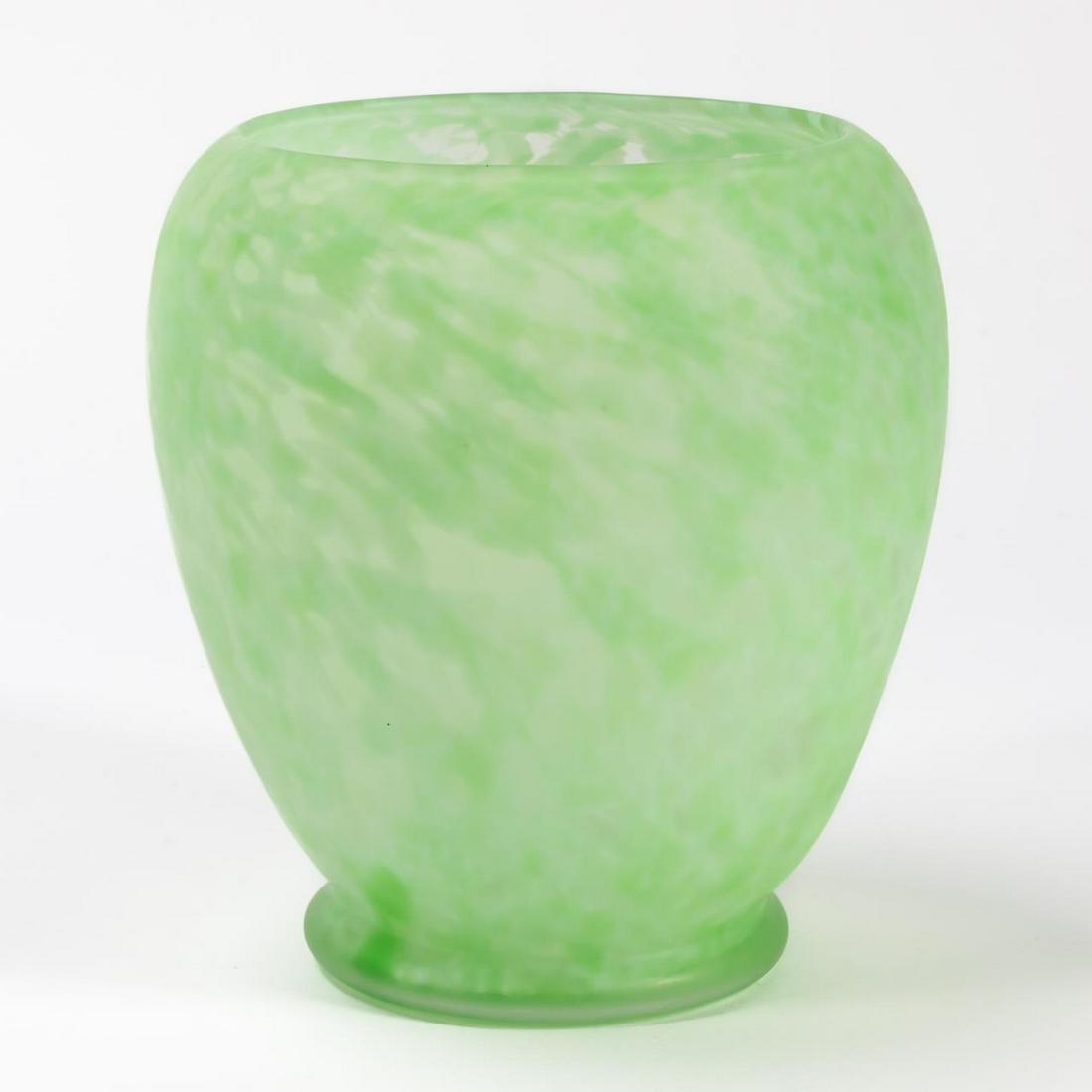 E. 20TH C. CARDER STEUBEN GREEN CINTRA GLASS VASE (1 of 6)