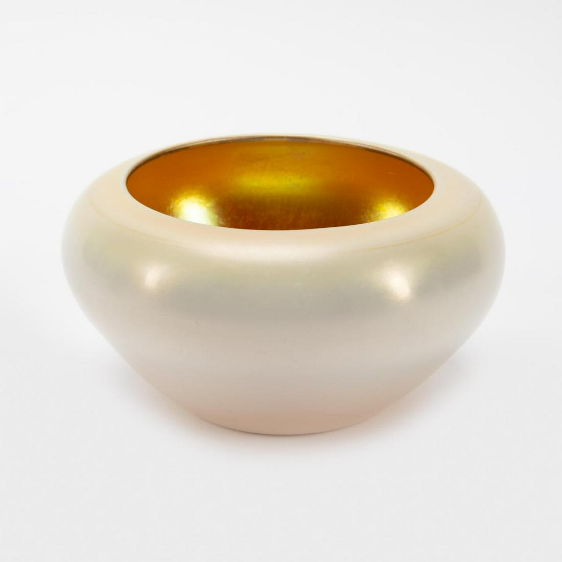 E. 20TH C. CARDER STEUBEN CALCITE GOLD AURENE BOWL (1 of 5)