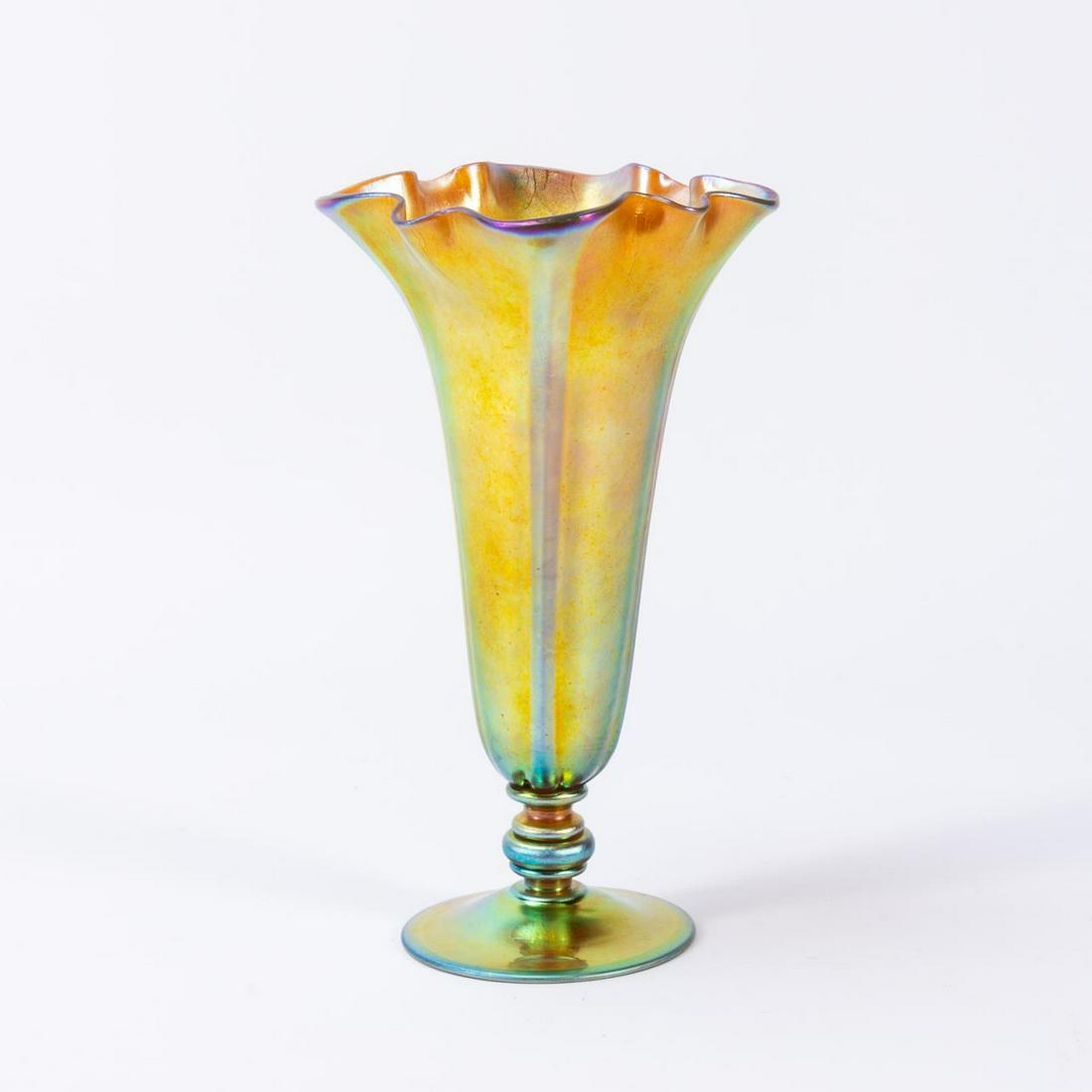 CARDER STEUBEN AURENE GOLD RUFFLED VASE (1 of 6)