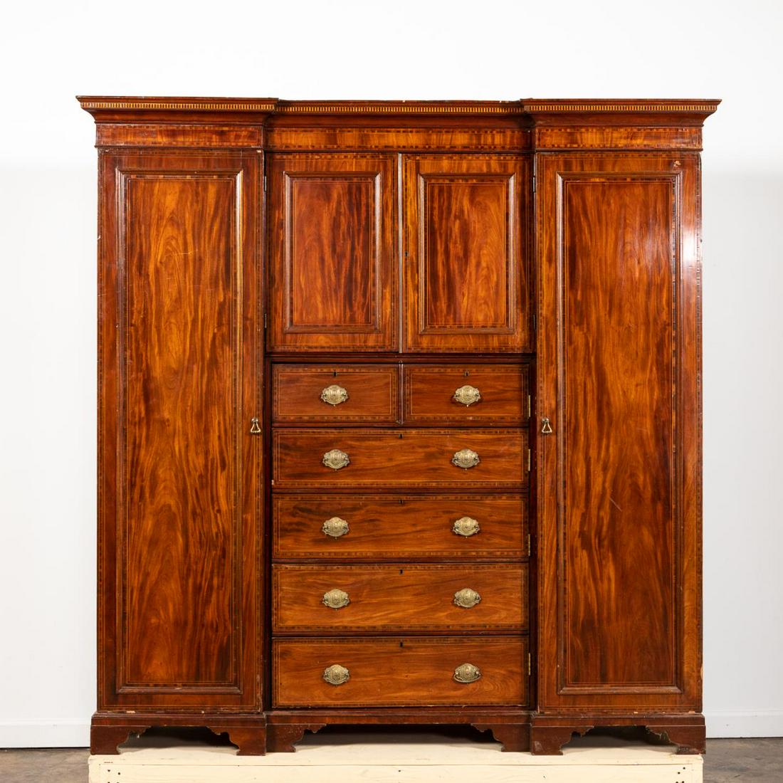E. 20TH C. ENGLISH PALATIAL MAHOGANY WARDROBE (1 of 7)