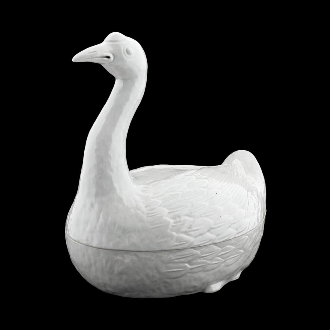CHINESE BLANC DE CHINE PORCELAIN SWAN TUREEN (1 of 7)