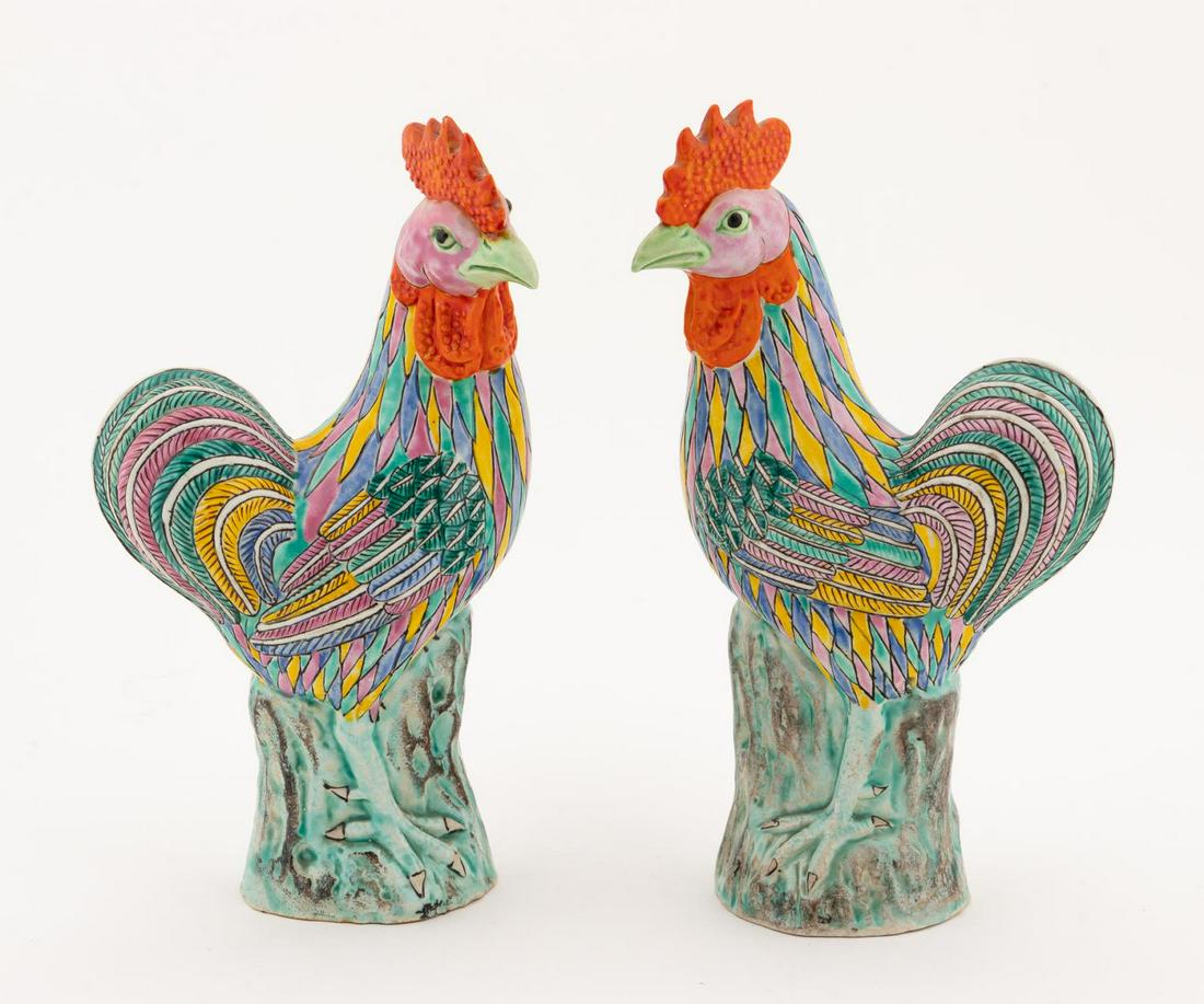 PAIR CHINESE EXPORT FAMILLE ROSE ROOSTERS (1 of 6)