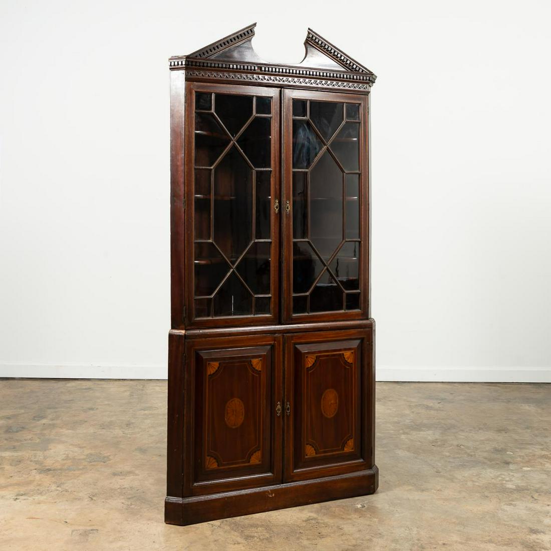 19TH GEORGIAN STYLE MAHOGANY GLAZED CORNER CABINET (1 of 7)