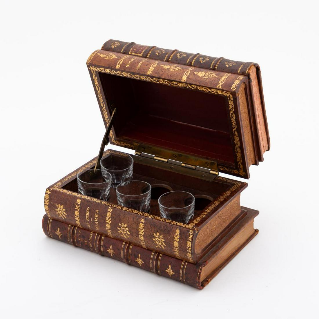 ABERCROMBIE & FITCH BOOK-FORM CAVE A LIQUEUR (1 of 9)